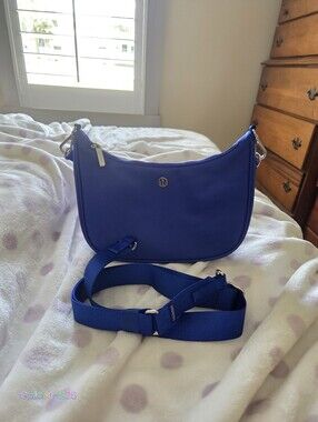 Lululemon city essentials small shoulder bag 3L